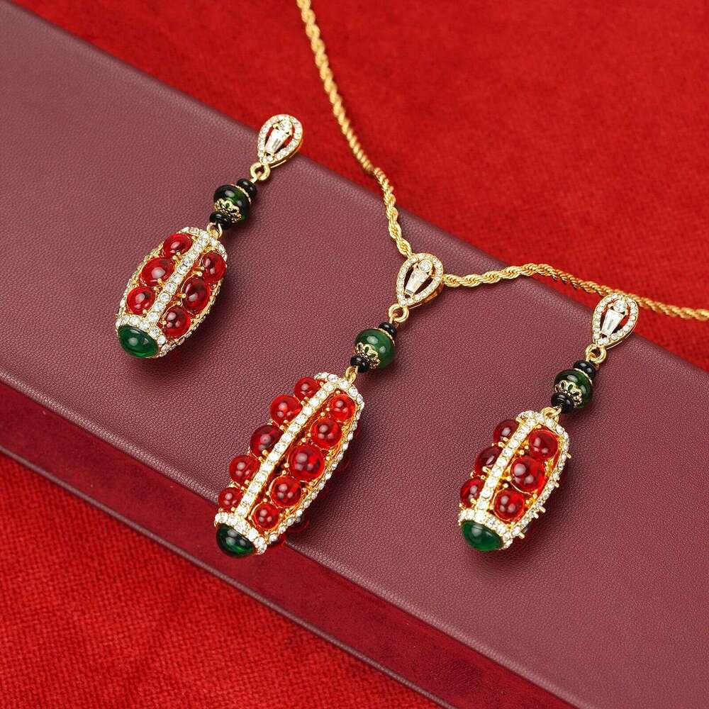 Vintage Red Glass Pendant Necklace And Earring Jewelry Set Light Luxury Finely Crafted Silver Earrings With A High-End Feel High-Quality