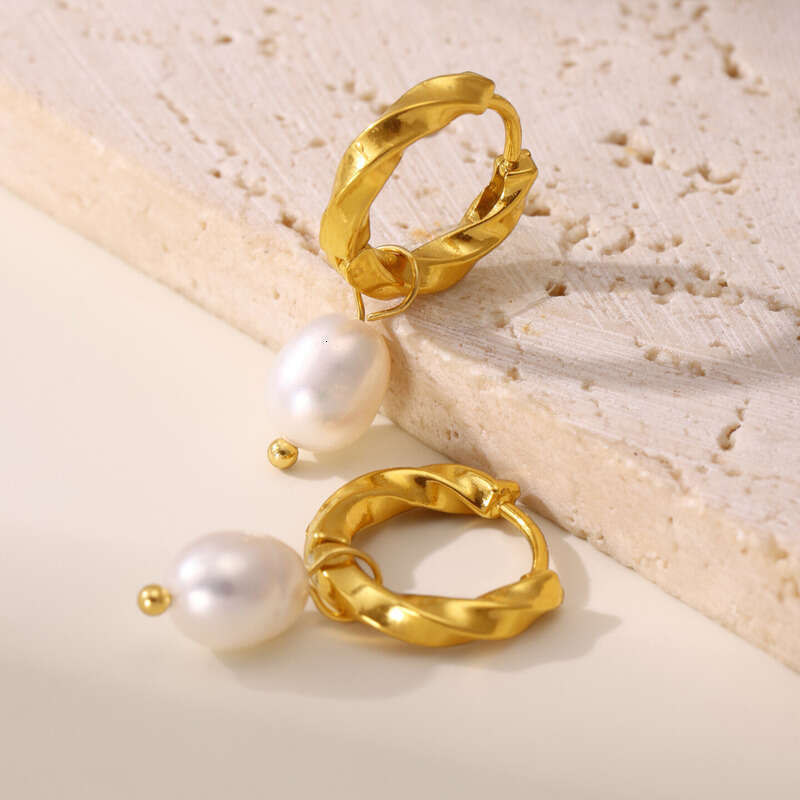 Women's Designer Earrings: Twist Clasp Natural Freshwater Cultured Pearl For Women, Stainless Steel PVD Vacuum Plated 18K Real Gold Earrings Mini