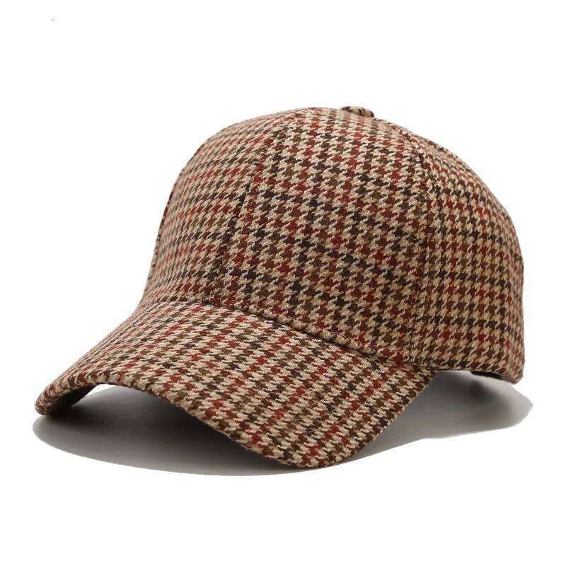 Plaid Baseball Cap - Warm, Lightweight & Adjustable for Autumn/Winter Outdoor Activitie Y260304