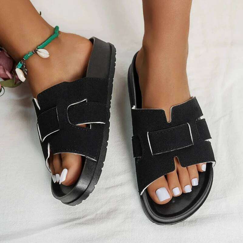 2026 New Trend Summer Lightweight Comfortable Sandals Anti-slip Designer Shoes Beach Flat Slippers Slides Women