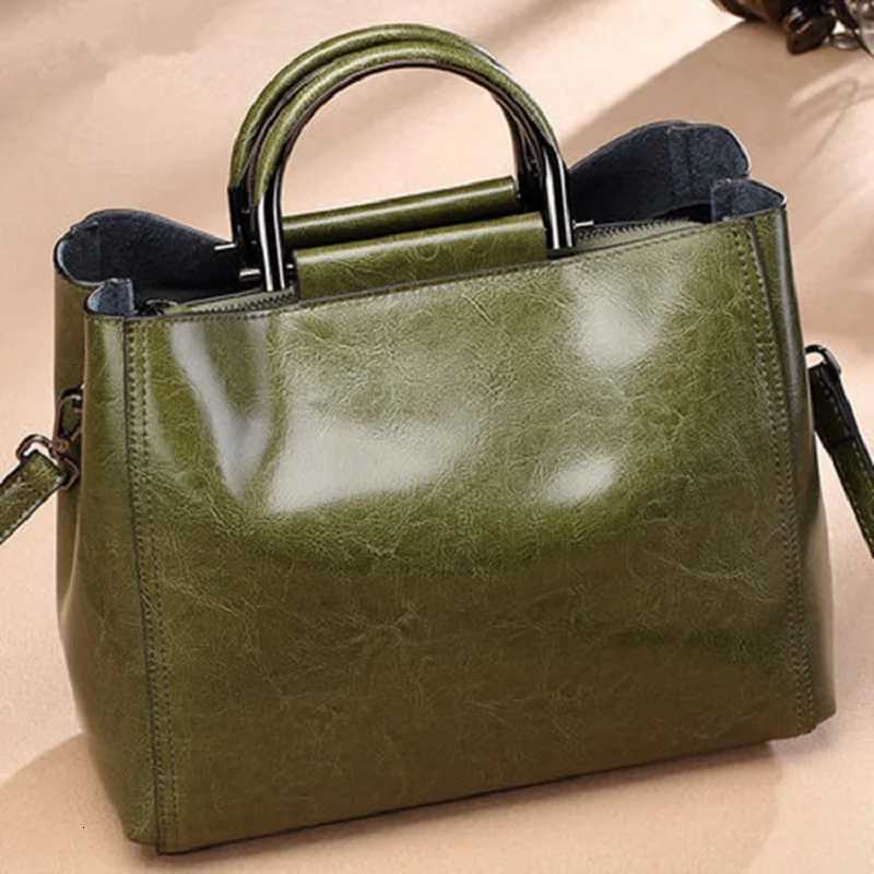 2026 Split Leather Womens Handbag Soft Cowhide shoulder bag for women Commuting Large capacity outdoor crossbody bag tote H260306