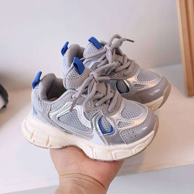 Kids Casual Running with Thick Soles Boys Girls Fashion Versatile Sports Shoes 2024 New Children Mesh Breathable Sneakers 26Y0304