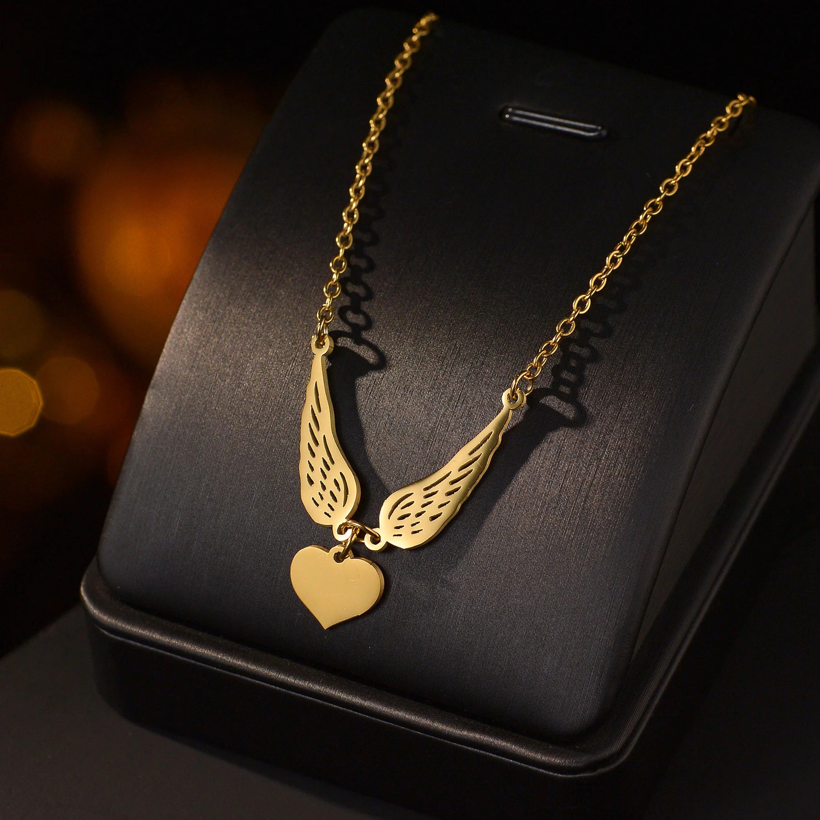 Atoztide PersonalizedCustom Name Necklace Heart Wing Engrave Letter Stainless Steel Jewelry for Women Mother s Birthday Gift 260302