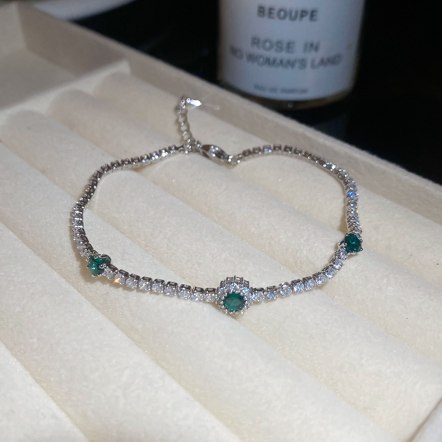French-style exquisite simple zircon geometric round bracelet, light luxury high-end feel, fashionable and versatile niche jewelry for women