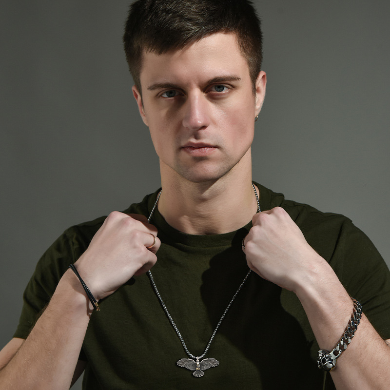 Necklace European and American Domineering Spreading Necklace Wings Cool Men's Titanium Steel Necklace Hip Hop Punk Street Trendy Pendant Necklac