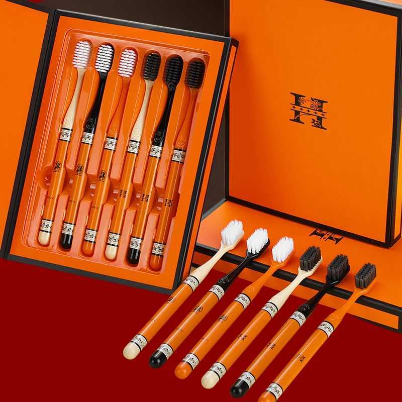 This 6-piece fashionable luxury high-end oral care toothbrush kit, with soft bristles, is ideal for family home use.T260306