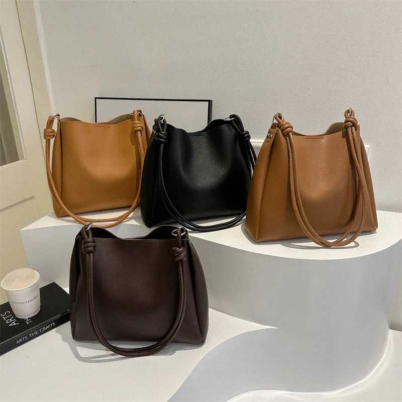 Commuting Korean Version Large Capacity Fashionable Bag for Women Leather Shoulder Bag for Women Solid Color Tote Bags H260306