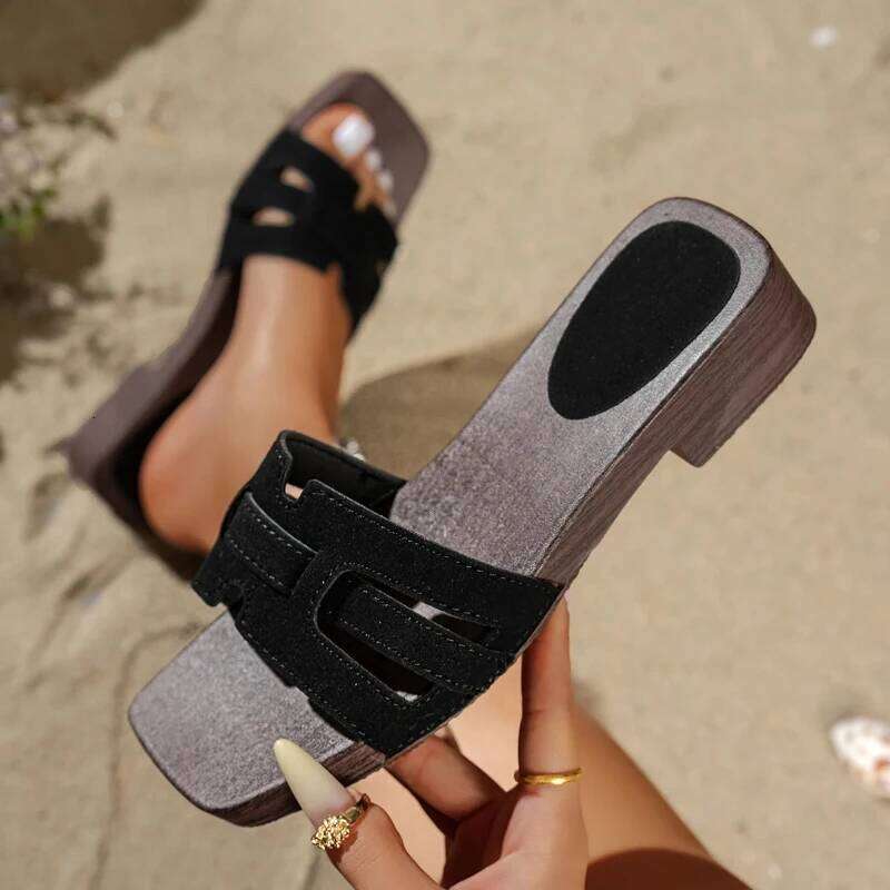 2026 Fashion Sandals New Square Head Slippers Lightweight Comfortable Anti-slip Designer Shoes Women Summer Slides