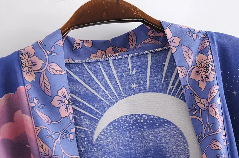 Boho Queens Vintage Star and Moon Floral Print Sashe Bohemian V Neck Batwing Sleeves Happie Short Robe Kimono 260228