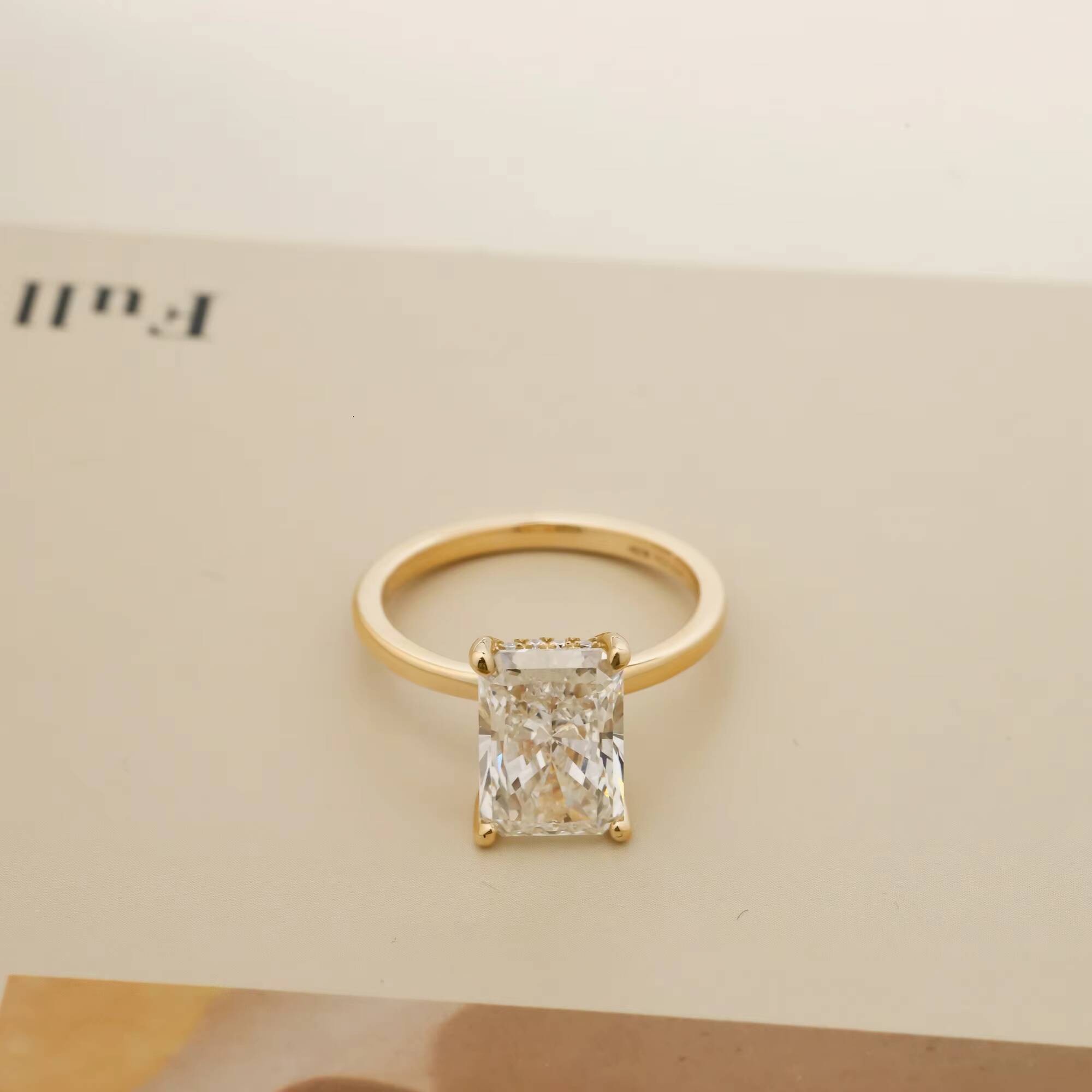 Lab-Grown Diamond 14K/18K Gold Engagement Ring