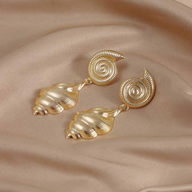Stylish Beaded Ocean Inspired Gold Shell Star Earring Set For Female Travelers