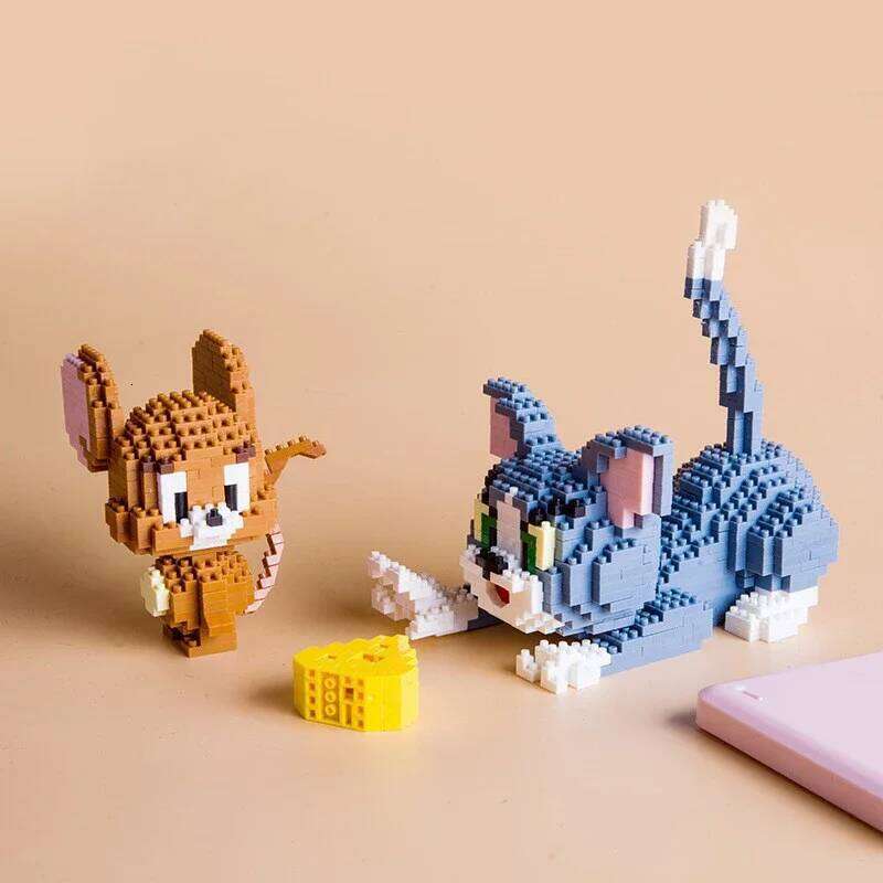 Funny Tom And Jerry Micro Building Blocks Cheese Cat and Mouse Assembly 3D Model Anime Mini Brick Figure Toy For Christmas Gift Z260305
