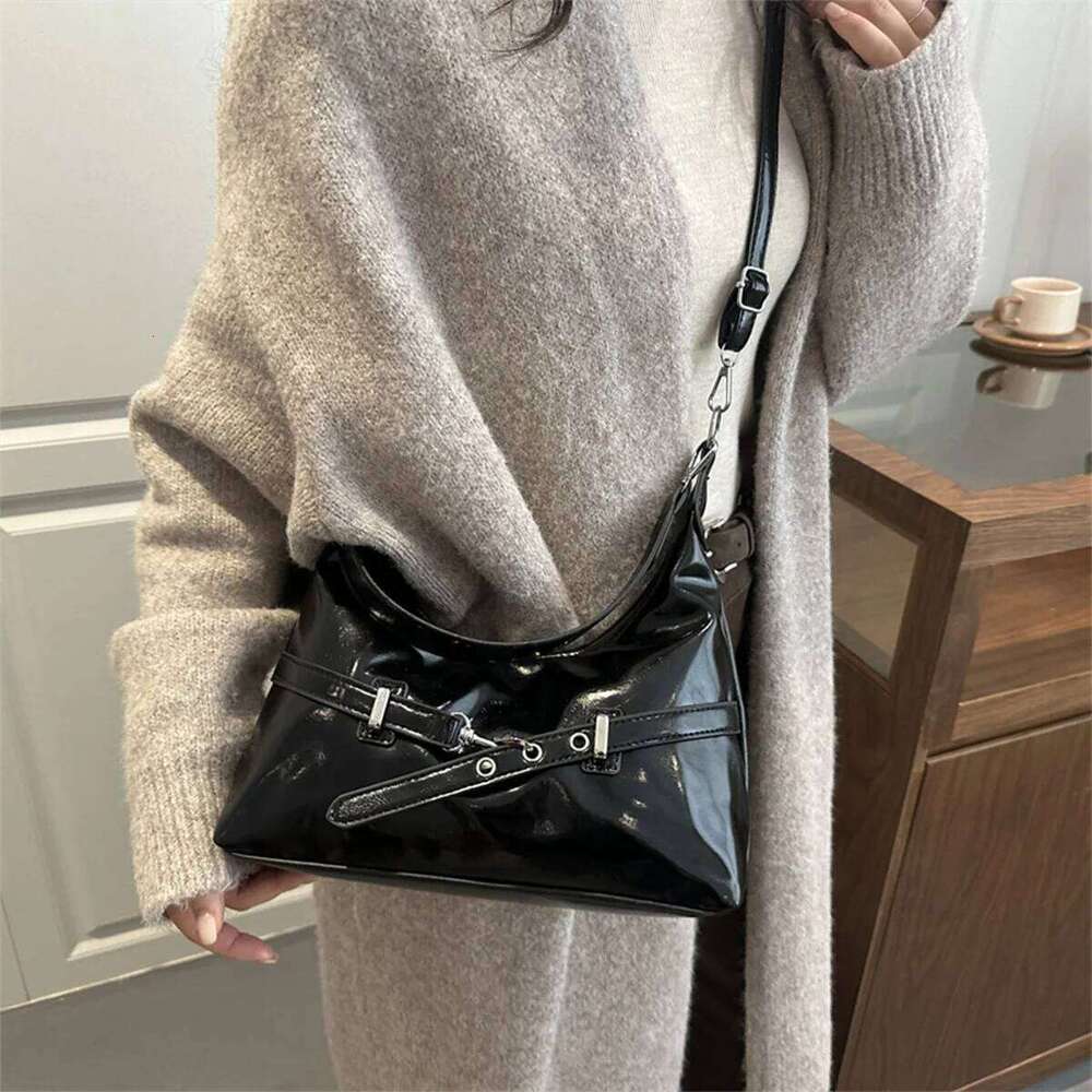 Vintage Patent Leather Crossbody Belt Buckle Detail Large Capacity Zipper PU Adjustable Strap Underarm Bag For Daily Commute TIANOUDAISHU