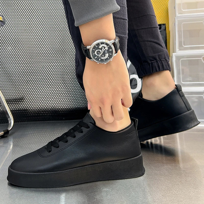 Fashion Black Casual Shoes for Men Outdoor Comfortable Men Sneakers Non-slip Walking Shoes Lace-Up Men Sport Shoes 260305