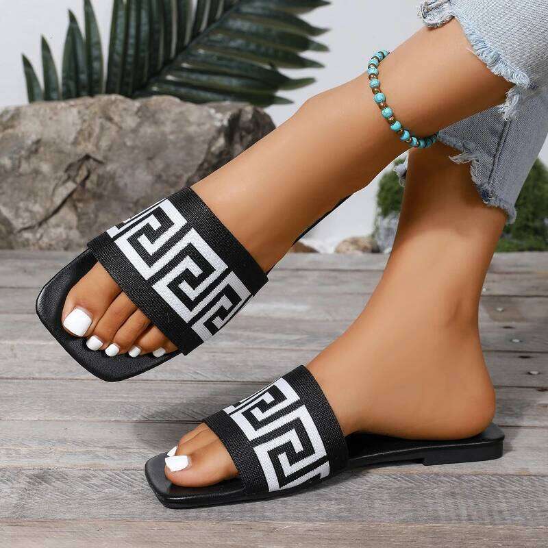 2025 Summer New Women's Letter Fashion Slippers Flat Shoes Beach Comfortable Versatile Sandals