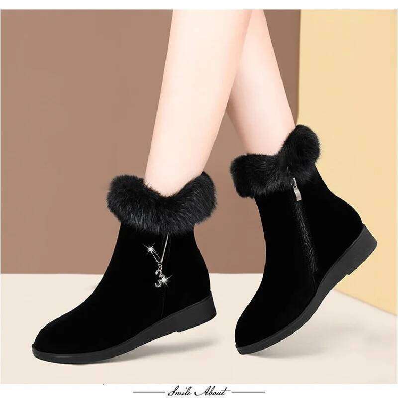 2025 New Winter Women's - Fashionable Versatile Fleece-Lined Warm Stylish Ankle Boots