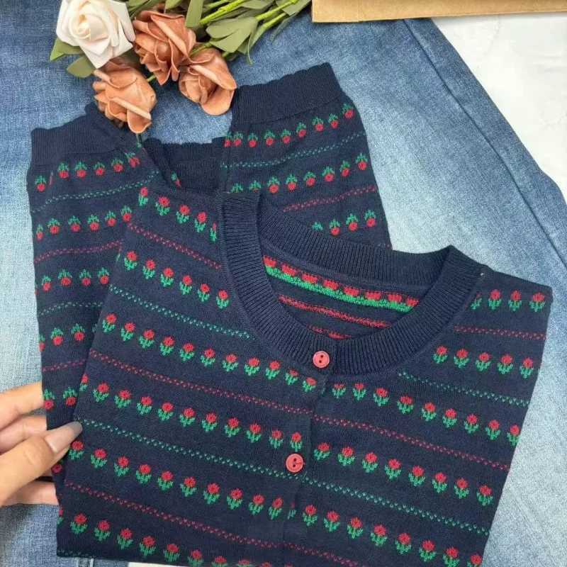 Fashion Retro Jacquard Design Knitted Cardigan Top for Women M260306