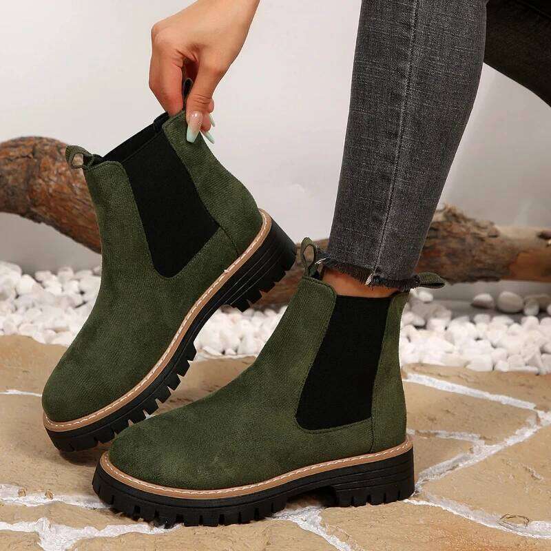 2025 Winter New Thick soled Chelsea Casual Comfortable Short leg Women's Boots