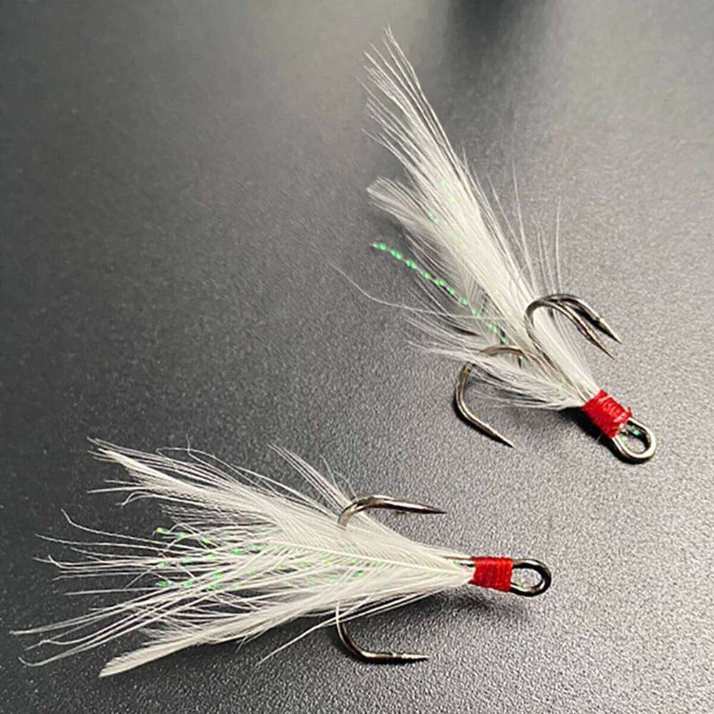 10Pcs Dressed Feathered Treble Fishing Hooks Carbon Steel Barbed Sharp Triple Fishhook Sea Accessories With Feather S260305