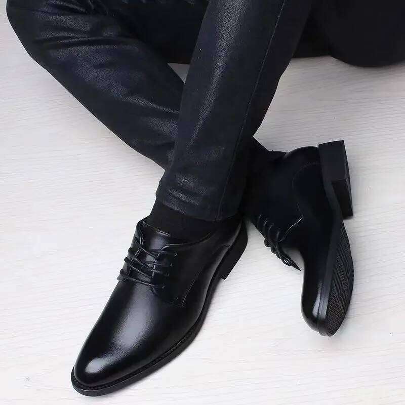 2025 new Fashionable versatile Men Heightening Spring British Business flats Casual comfortable Shoes