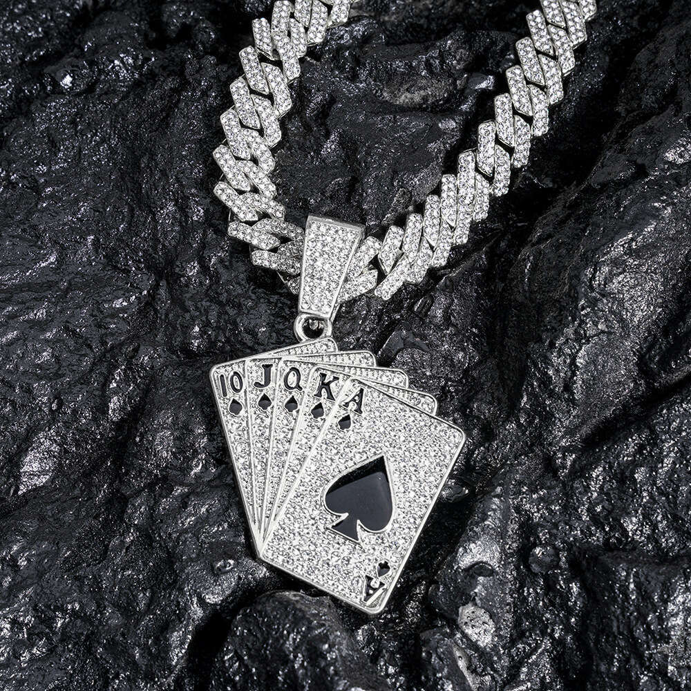 Hot-selling men's poker card necklace pendant, high-quality, fashionable, diamond-encrusted, exclusively for cross-border hip-hop jewelry, person