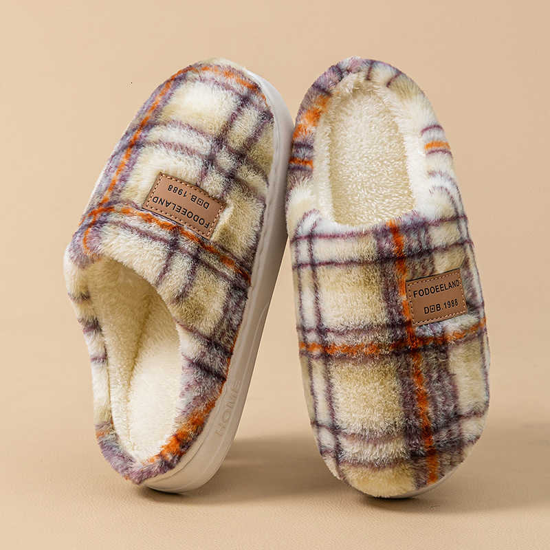 Winter 2025 new model indoor home use thick-soled non-slip warm plush maternity shoes plaid cotton slippers for women in autumn S260305