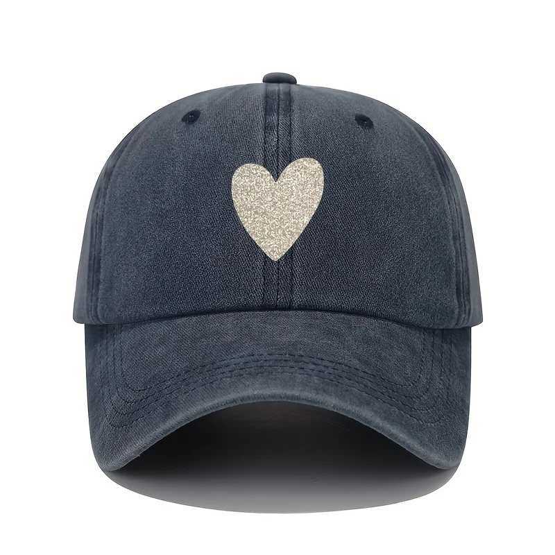 Baseball cap with sparkling heart-shaped pattern design suitable for all seasons casual sports outdoor fashion accessories S260306