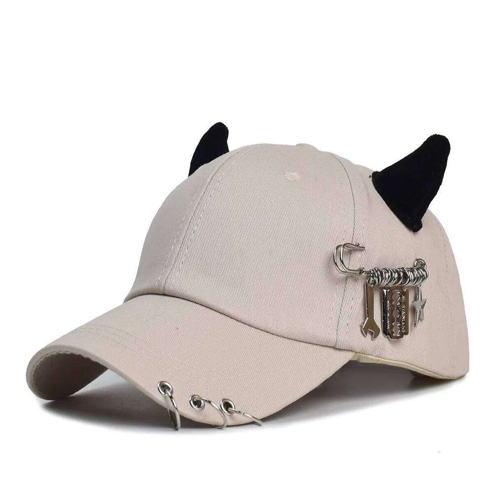 New Unisex Lron Ring Cow Horn Personality Baseball Caps Spring Autumn Outdoor Adjustable Casual Hats Sunscreen Hat Y260304