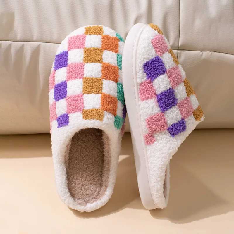 New Fuzzy Slippers Fashion Checker Indoor Embroidery Houseshoes Cozy Woman /Men Winter Fluffy House Retro Checkered Print Shoes S260305
