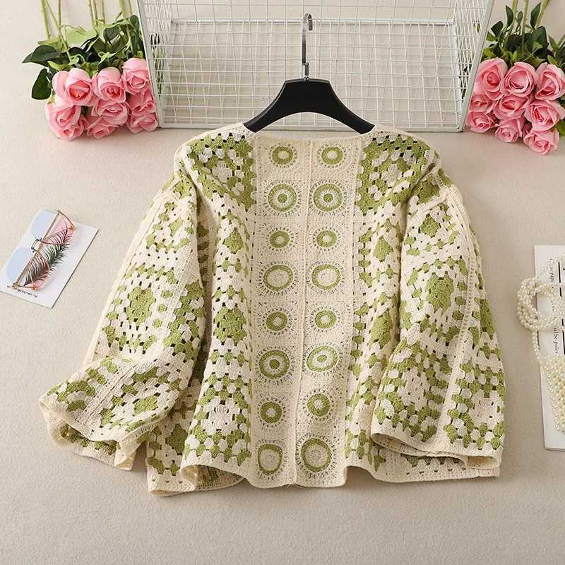 Vintage Boho Loose Plaid Cardigans Female Long Sleeves Hook Flower Hollow Tops 2025 Vacation Sunscreen Casual Shirt M260306