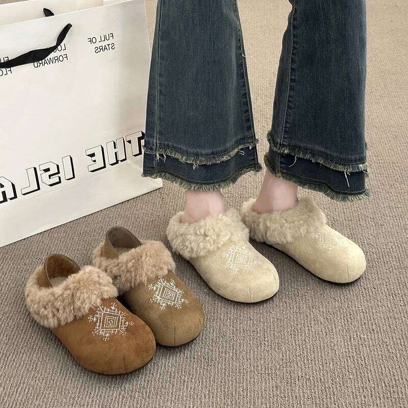 2025 Winter New One Step Flat Fashionable and Comfortable Women's Retro Casual Shoes