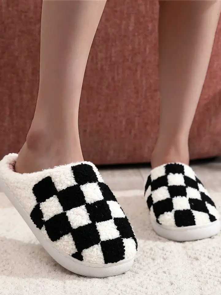 Black and White Plaid Comfortable Indoor Cotton Slippers for Men and Women Autumn and Winter Home Use S260305