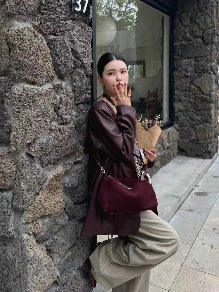 Euro Stylish Carmel Color Hobo Tote Soft 2025 Winter Matte Nubuck Suede Leather Women Crossbody Bag Chamois Ladies Handbag H260306