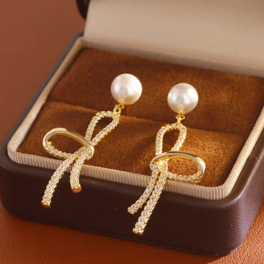 Ultra-shiny Diamond-encrusted Butterfly With Natural Pearl Studs For Women 2025 New Trendy High-end Earrings