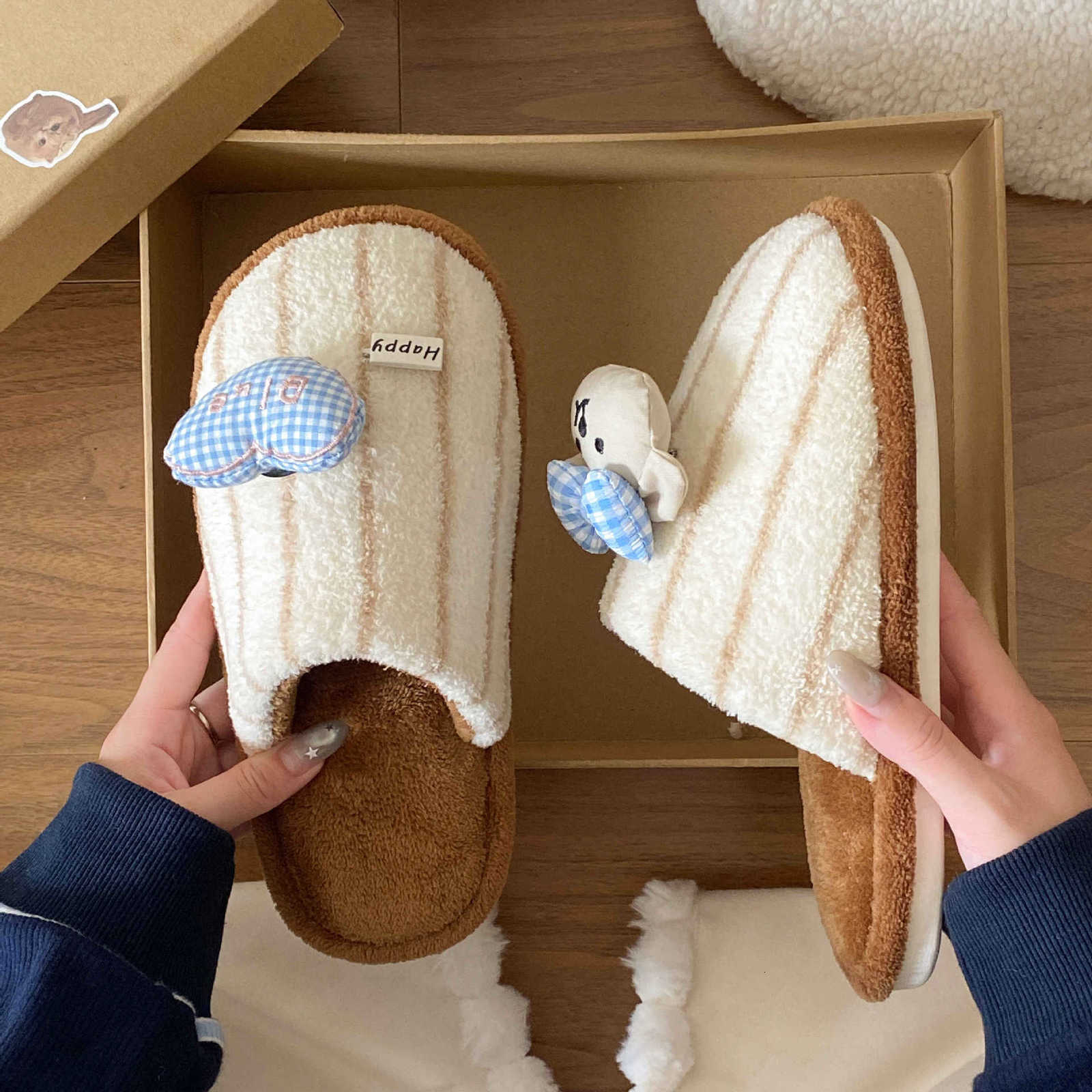 2025 New Cute Puppy Plush Cotton Slippers for Women Winter Indoor Home Warm Lightweight Comfortable Cotton Slippers S260305