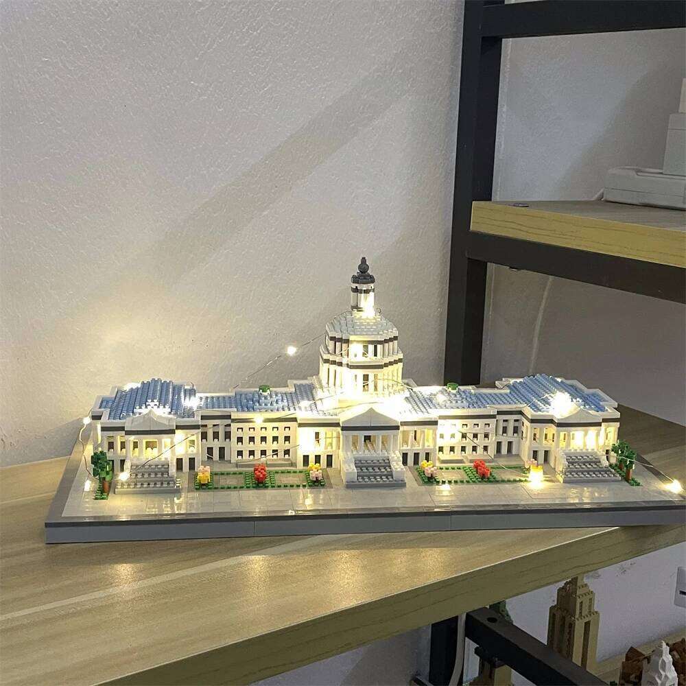 Capitol Model Micro Mini Building Blocks Toy: Intricate Architectural Detail, High-grade Material, Ideal Display Piece Z260306