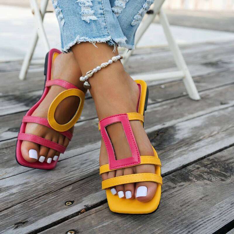2026 Women's Summer New Fashionable Casual Slippers with Hollow out Color blocked Design Hot Selling Sandals
