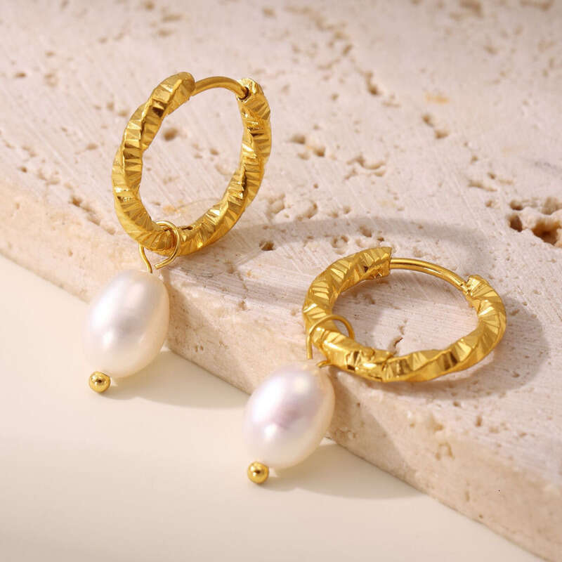 Women's Designer Earrings: Twist Clasp Natural Freshwater Cultured Pearl For Women, Stainless Steel PVD Vacuum Plated 18K Real Gold Earrings Mini