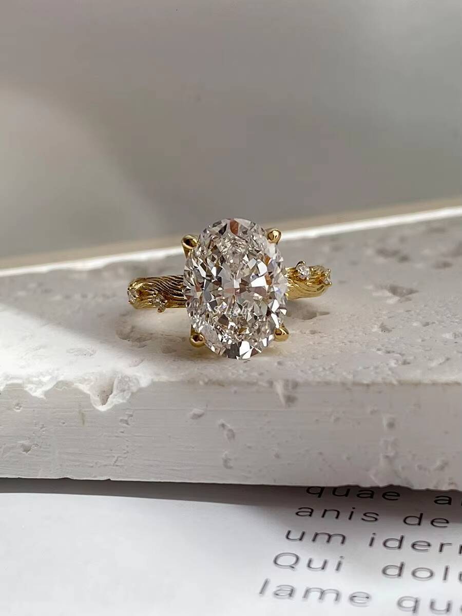 Oval Cultivated Diamond Prong Setting 18K Gold Lab Synthesis Handmade High-end Womens Pigeon Egg-shaped Ring