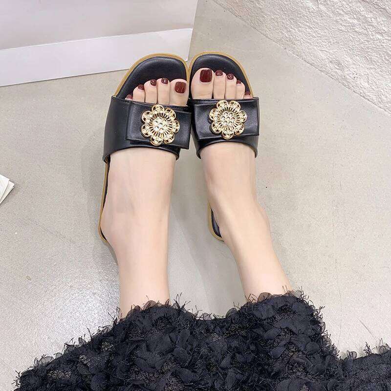 2025 Summer New Fashionable Simple Flat Slippers Outdoor Comfortable Casual Women's Sandals