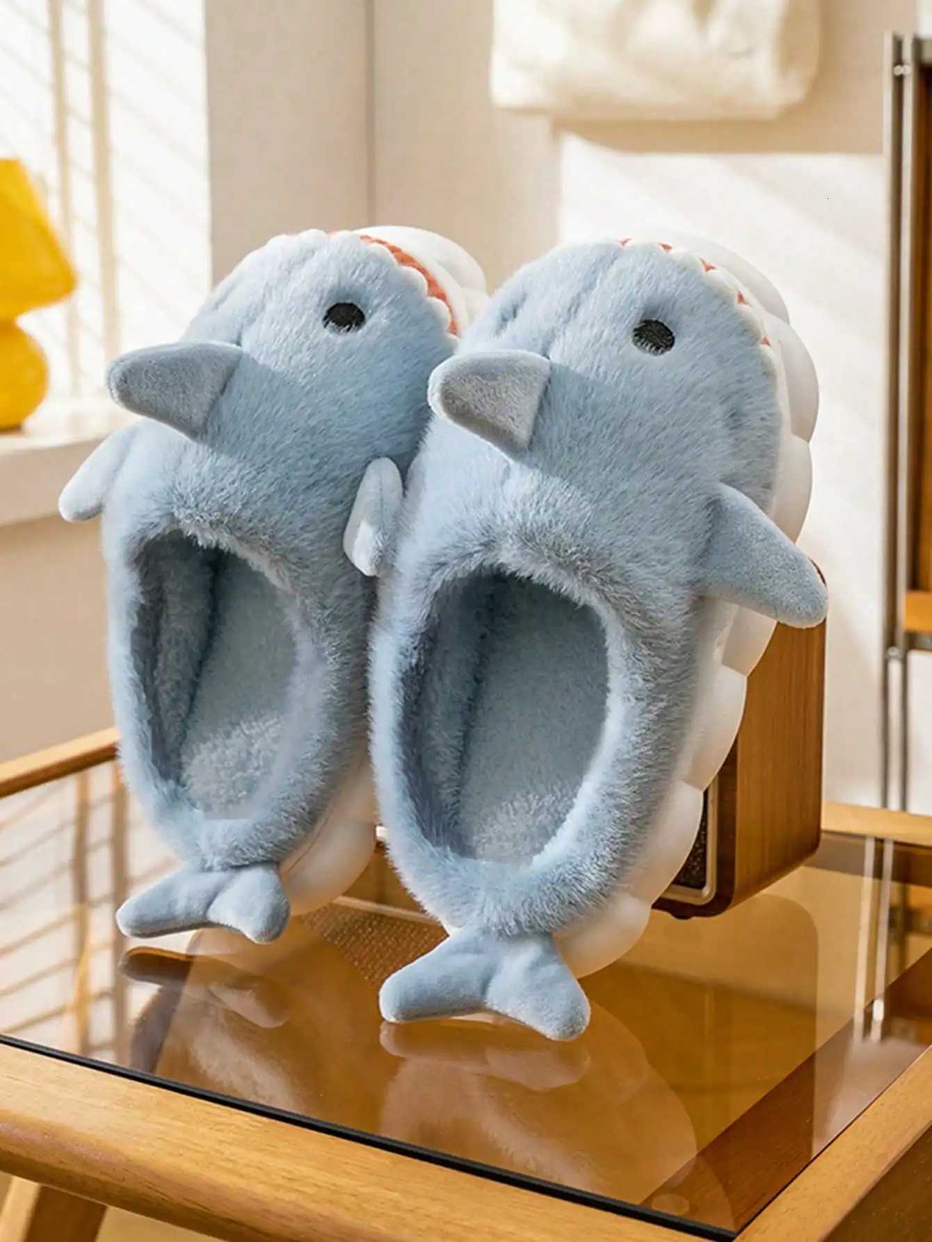 Mens Home Slippers Autumn and Winter New Interesting Cartoon Shark Plaid Cotton Slippers S260305