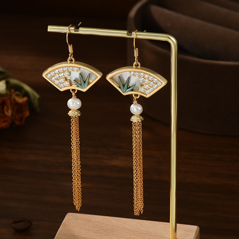 S925 Silver Chinese Style Exquisite Niche National Shell Pearl Fan Earrings Retro Charm Long Tassel Drop Earrings Trend Classic Party Wedding Pendant 
