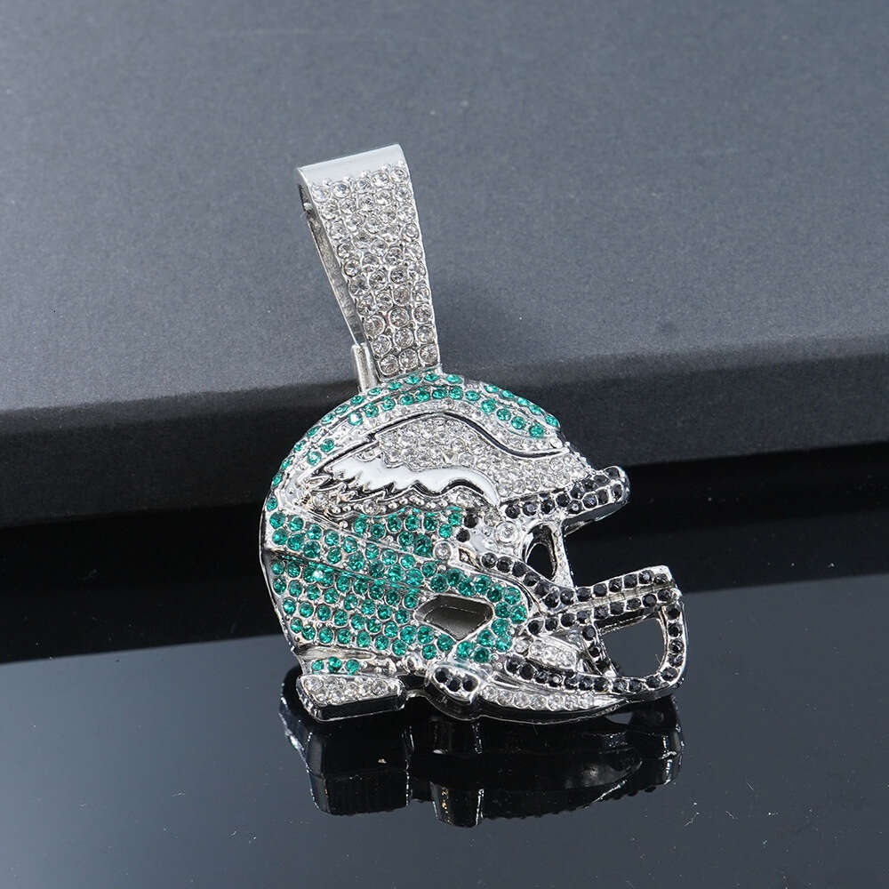 Hip-hop diamond-encrusted football helmet pendant, high-quality electroplated alloy, hip Cuban chain necklace pendant jewelry
