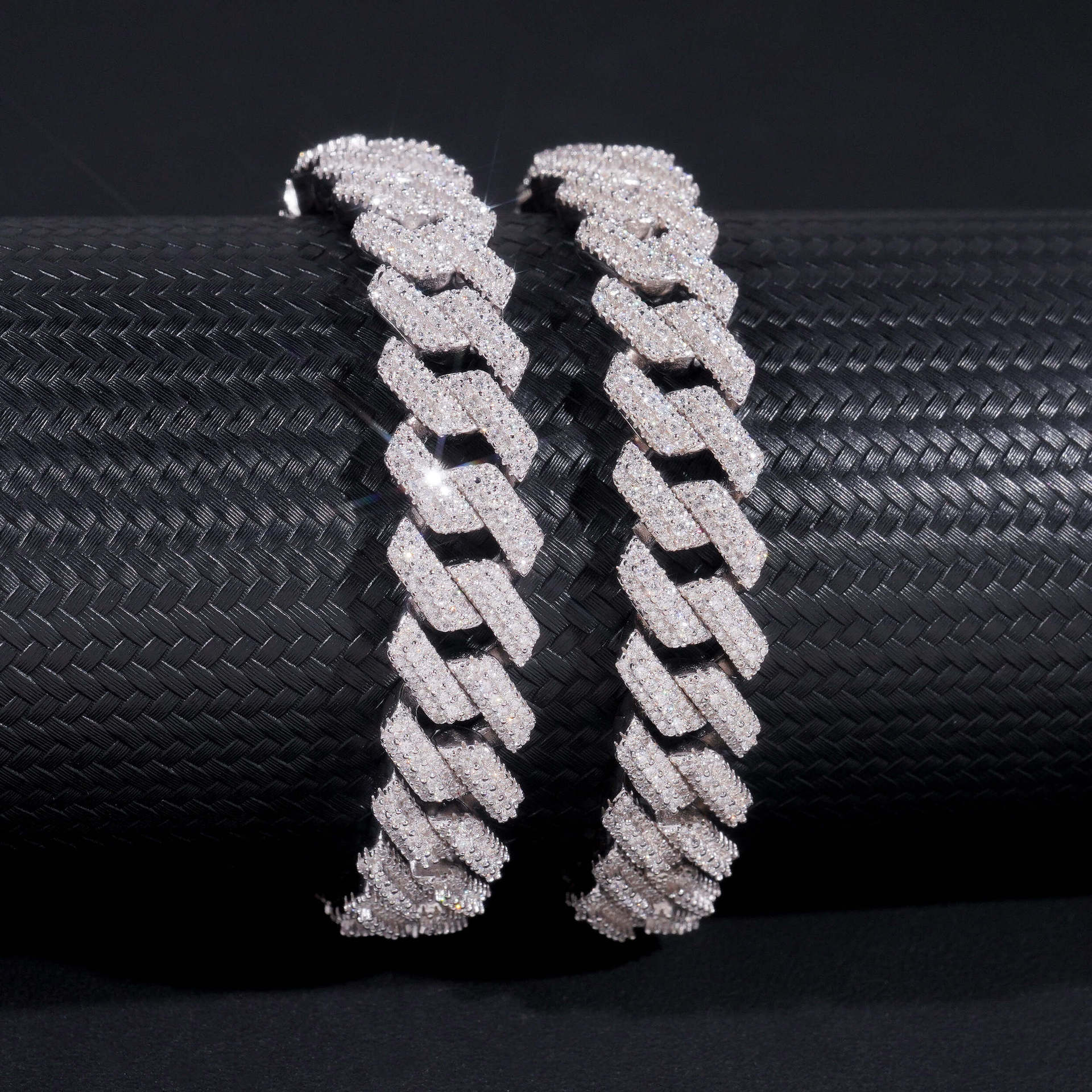 Hip-hop new style s925 silver fully inlaid with moissanite 125mm crescent Cuban chain mens trendy necklace accessory