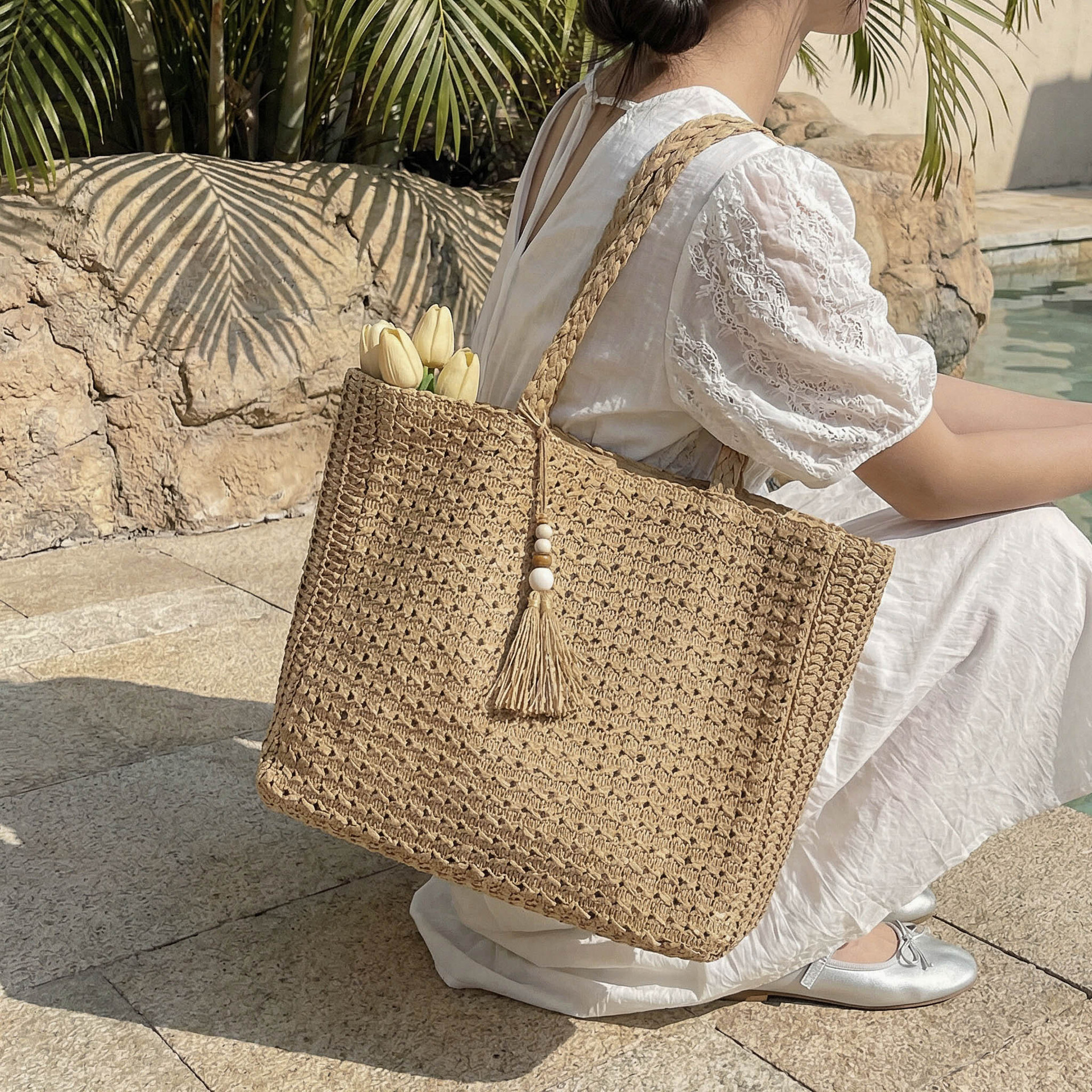 Large capacity grass woven women's summer new style tassel woven beach bag vacation commuting shoulder bag luxury handbag designer bag
