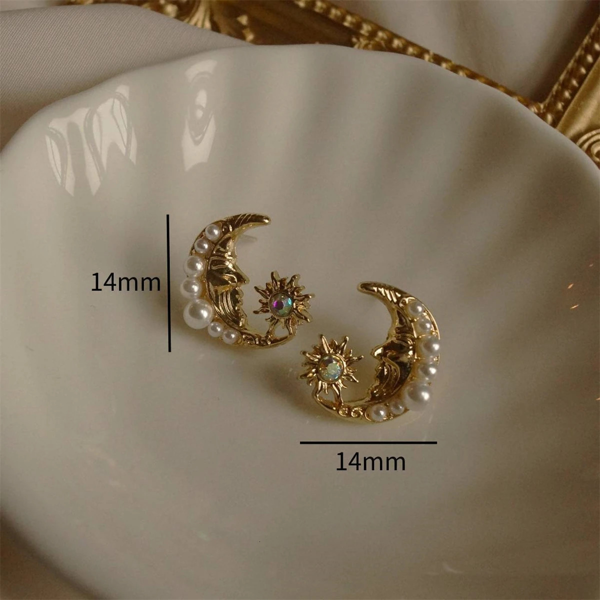 Fashion Autumn Product Stainless Steel Material Sun Moon Series Pearl Earrings Earstuds Gold Plated 260303