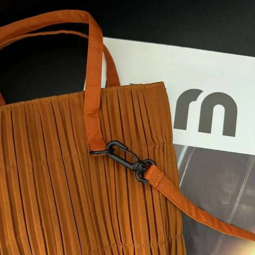 OLOEY Pleated Solid Color Fashion Casual Original Design Creative Large Capacity Handbag 2025 New Practical Bag