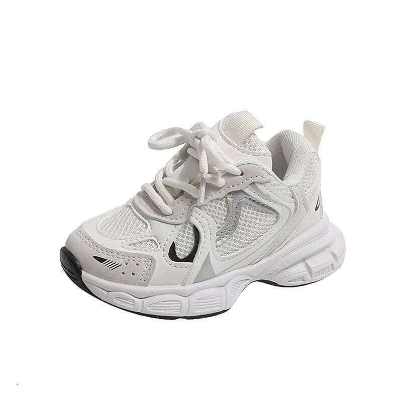 Kids Casual Running with Thick Soles Boys Girls Fashion Versatile Sports Shoes 2024 New Children Mesh Breathable Sneakers 26Y0304