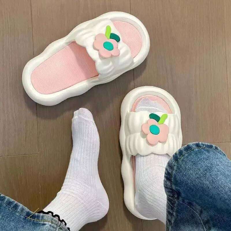Summer House Lady Cloud Women Indoor & Outdoor Pillow Slippers Non Slip Quick Drying Shower Slides EVA Sandals