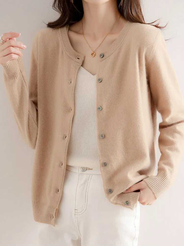 Korean Single Breasted Cardigans Sweater Women Autumn Winter O-neck Long Sleeve Knitwear Female Basic Solid Color Soft Sweaters M260306
